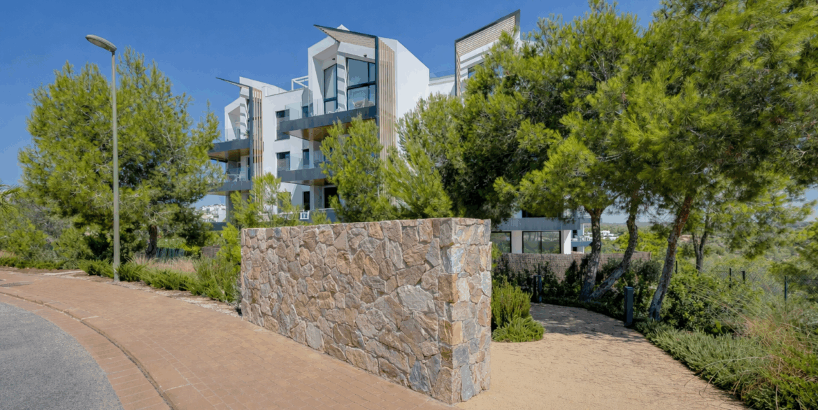 o_1jkijp7dl1hc9tvc95e15ac1tr038