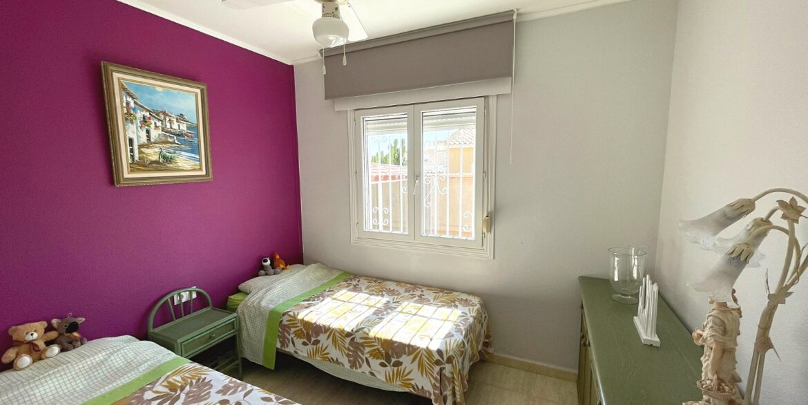 o_1jkik74vv11sk61t1a41nk74b637