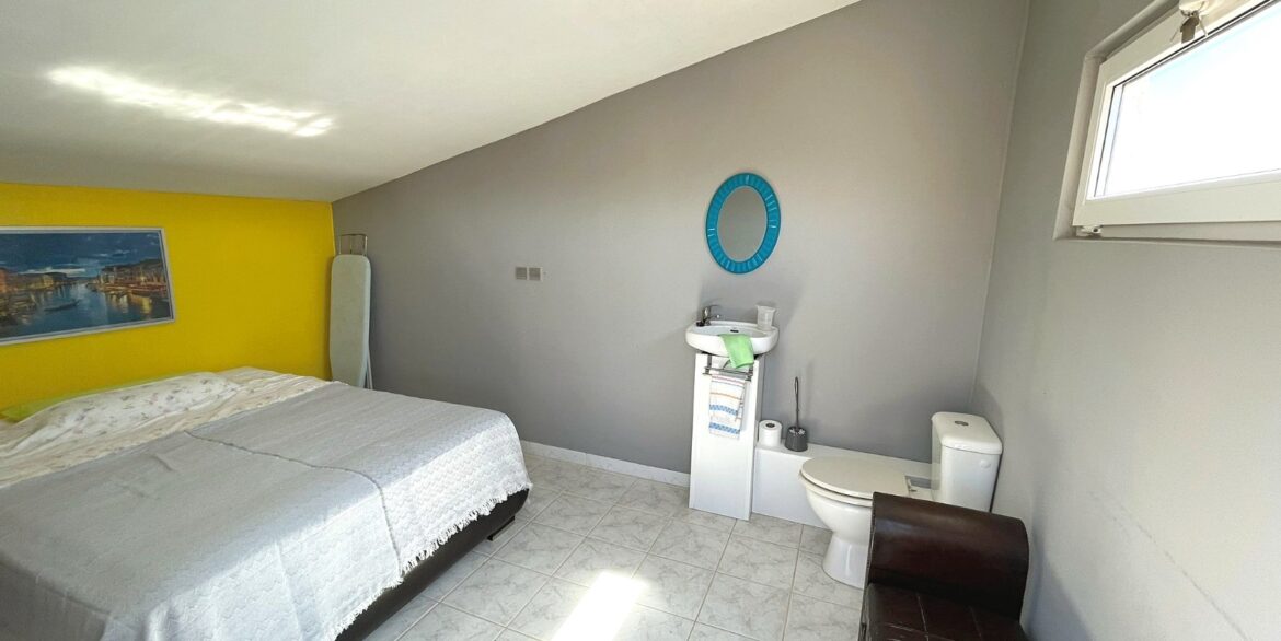 o_1jkik74vv1thcqpaeie9p6hm2m