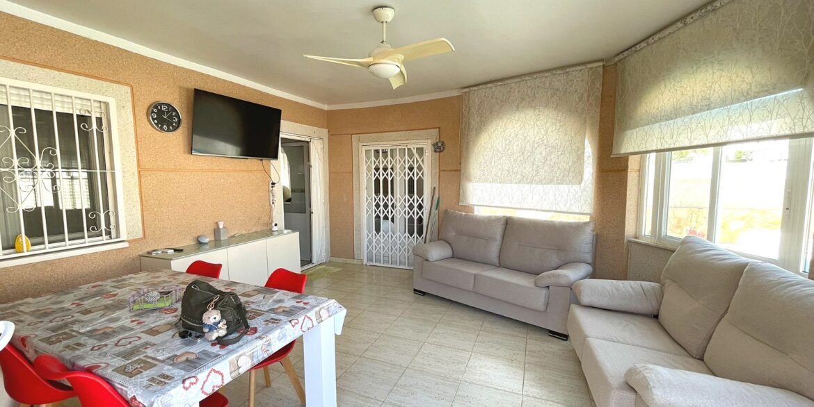 o_1jkik74vv5h99b2rp3ntcm733k