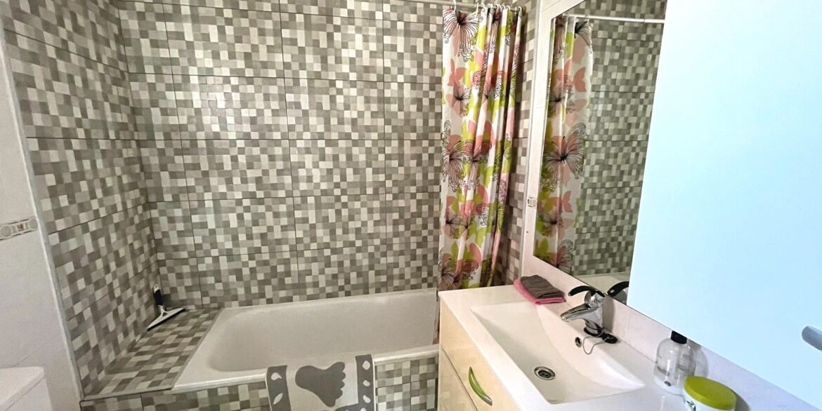 o_1jkik74vvkireqq6g71dkp5kt2v