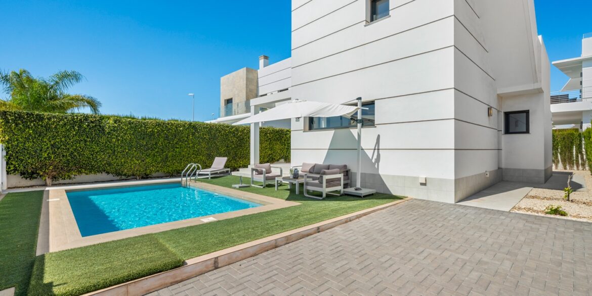 o_1jkm0jjbn153p2au3shvb14mb2p