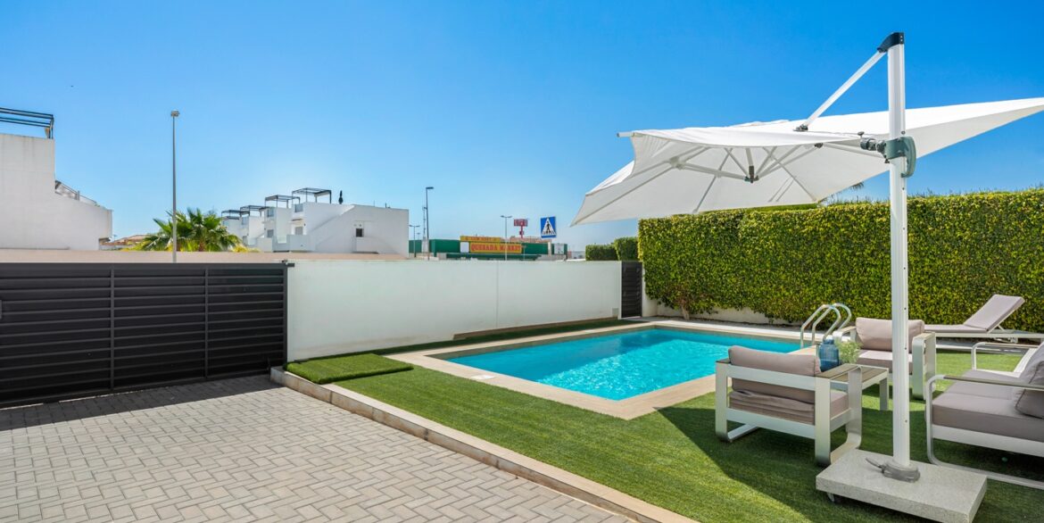 o_1jkm0jjbn1sd7351osc1dqu13342r