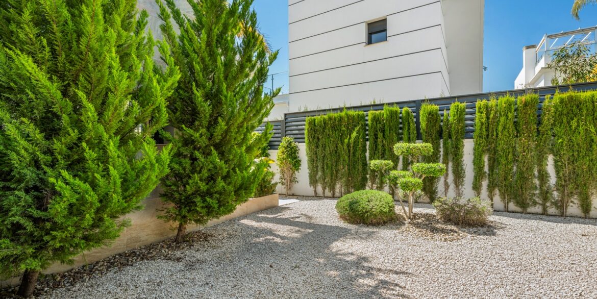 o_1jkm0jjbn8mi1sat1ir716q5ckg2t