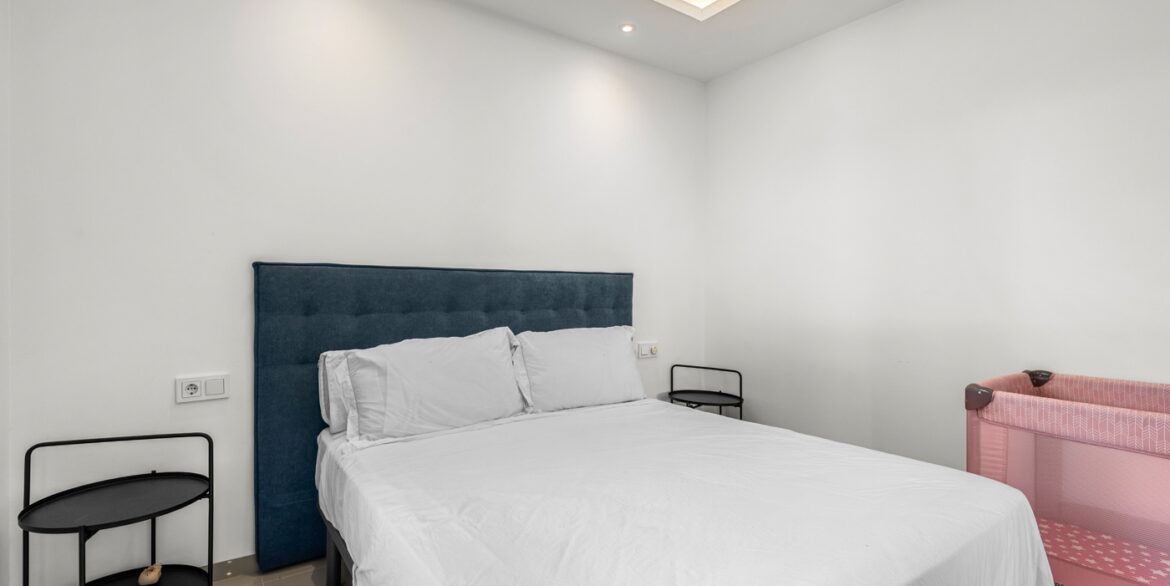 o_1jkm0jjbo11t01h026pa1inb1dj134