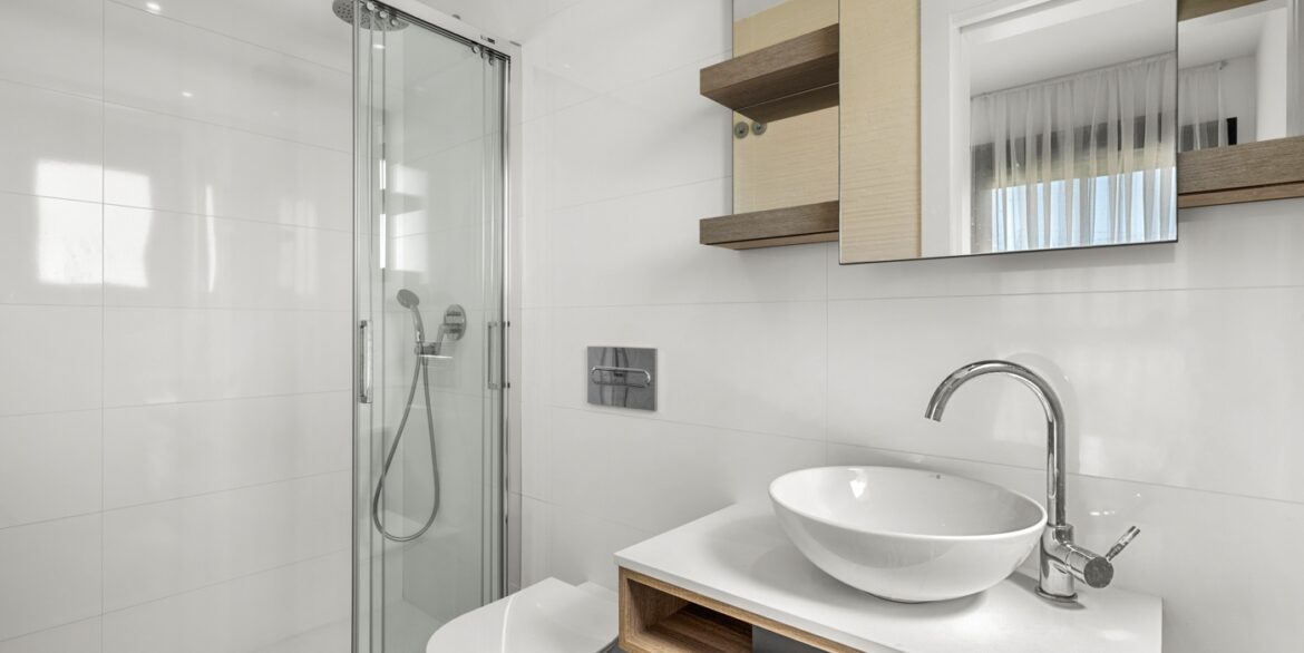 o_1jkm0jjbo1tjd1c6h1gfcnrota03o