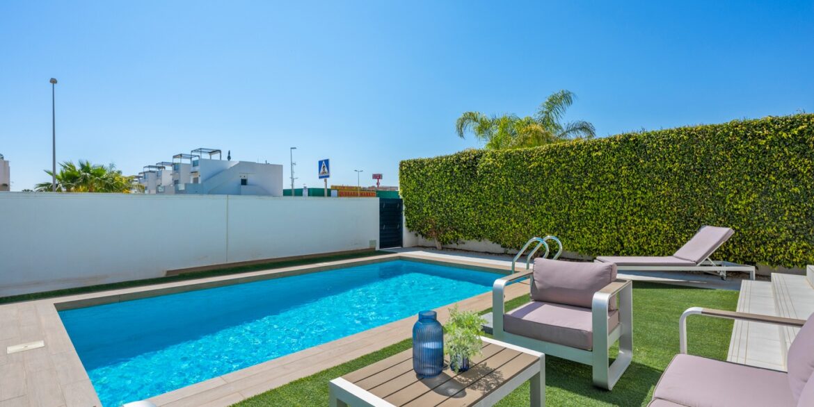 o_1jkm0jjbo4ba1n21gqs142o1bt831