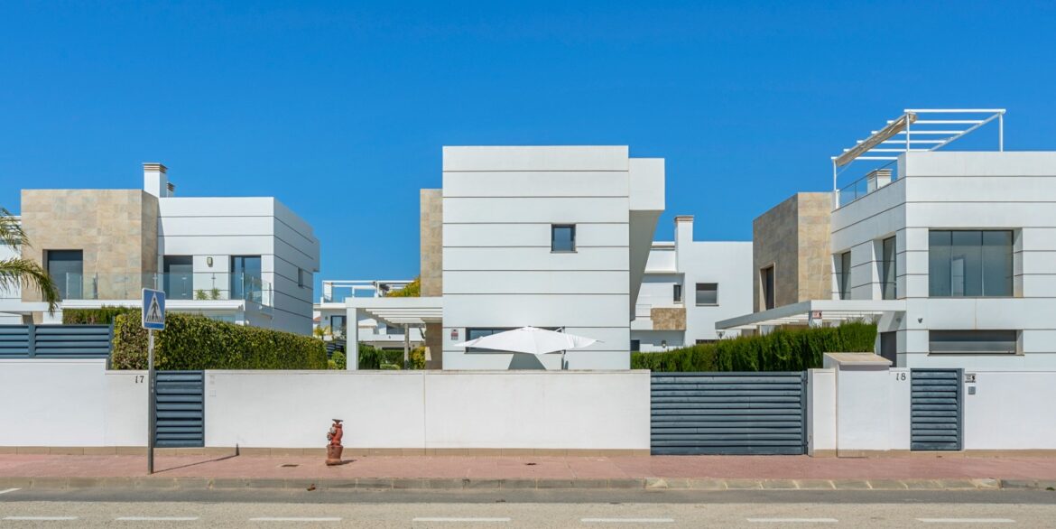 o_1jkm0jjboaig1td61b42sac2l530