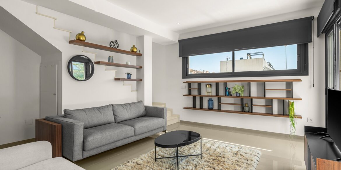 o_1jkm0jjboh0e1uts18fn81u1nb13b