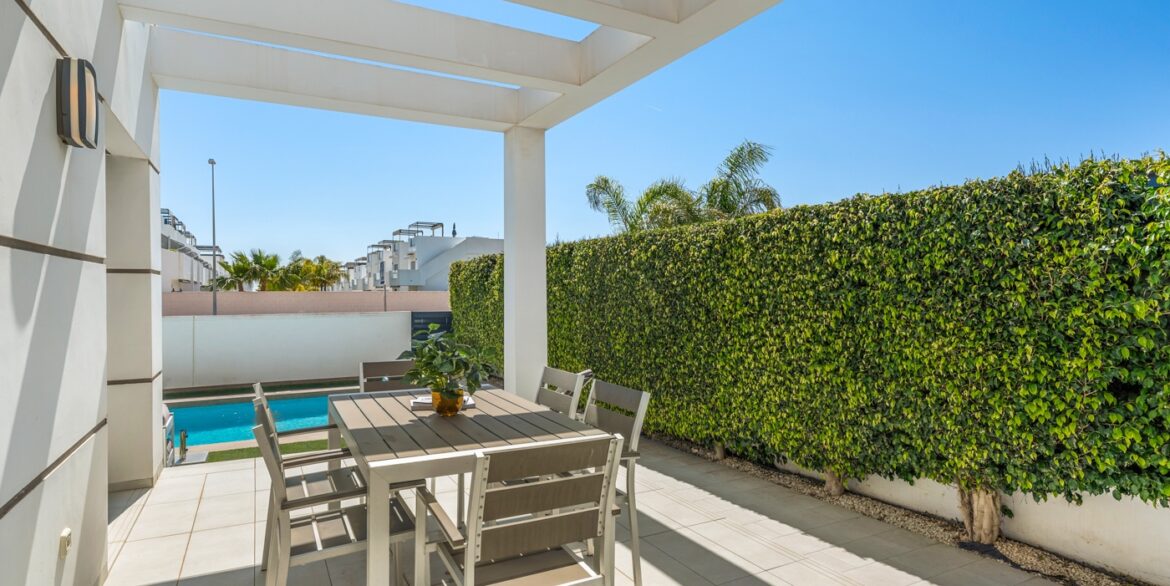 o_1jkm0jjboipou9d1kh13av1frr3u