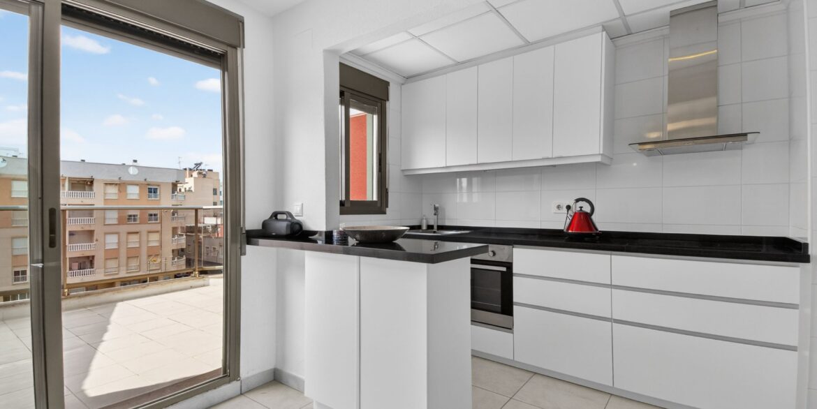 o_1jknqf5e41oet1ebq11ni1ckm19js2p