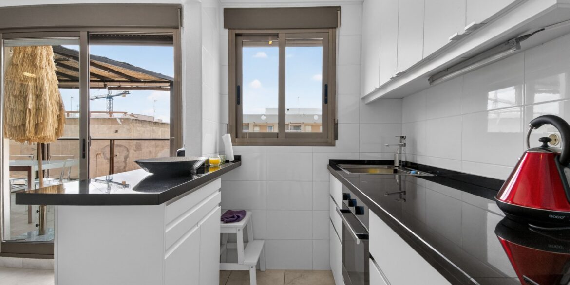 o_1jknqf5e4uob1r4eo34q8l1il82r