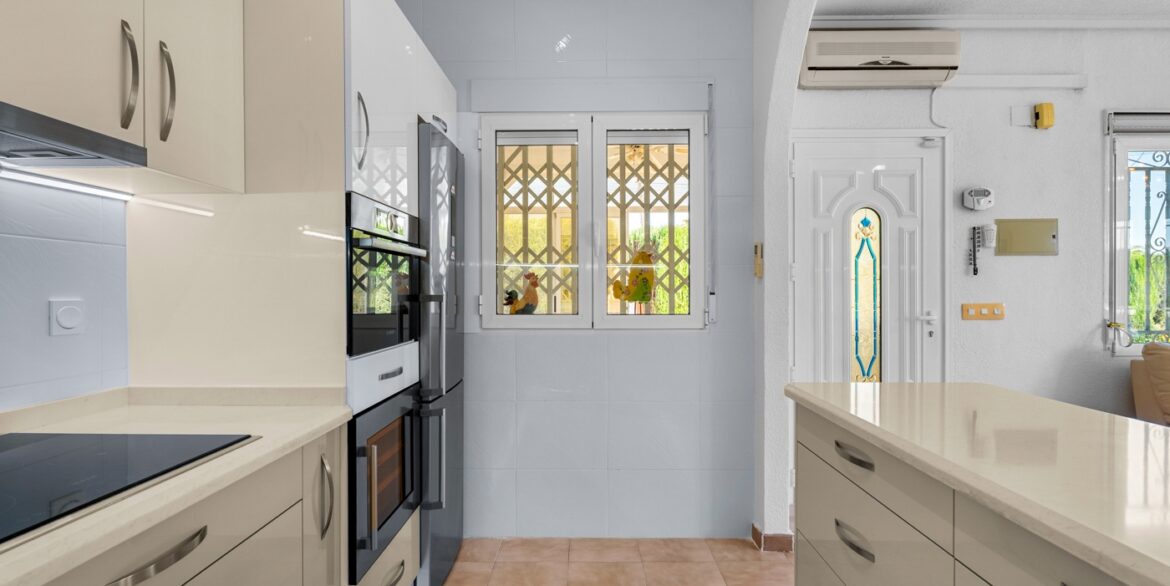 o_1jko1b0ee14tmnj3efscd11hi23k