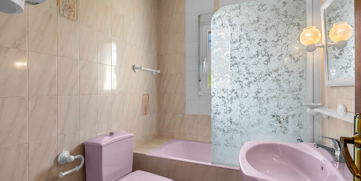 o_1jko1b0ee1mh0usr170711ln7ao35