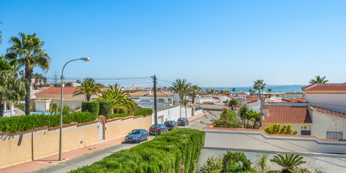 o_1jko1b0eefm1oqi1mae1ge717b22v