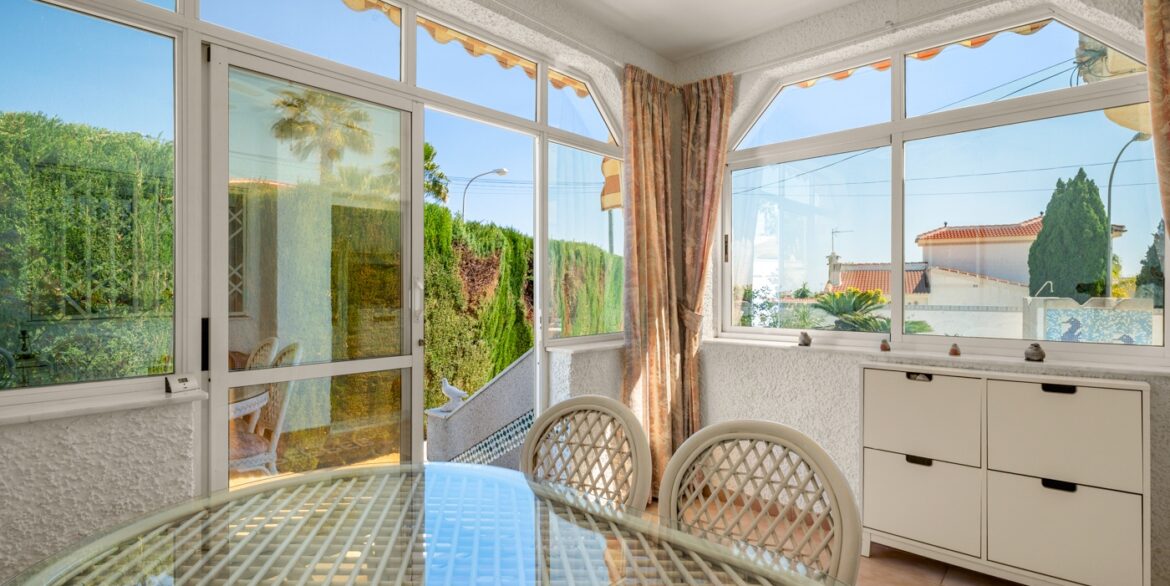 o_1jko1b0eet9jed7gji16uo15a632