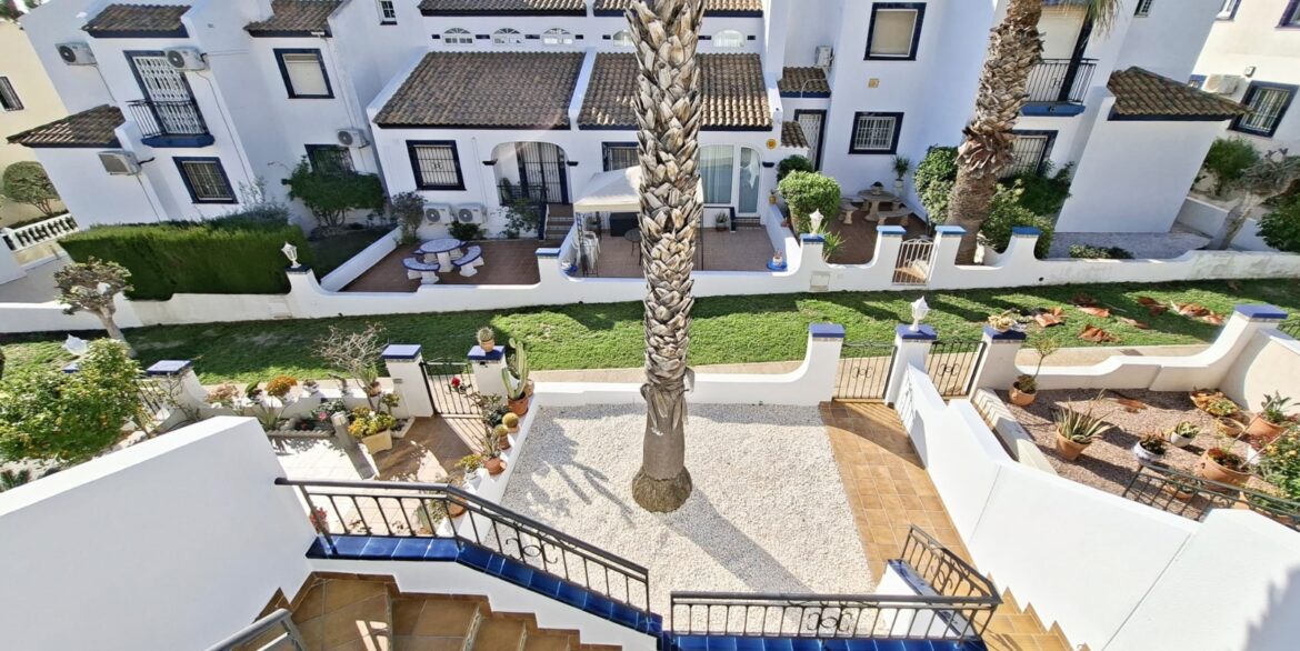 o_1jktbs3ss136614231i6mi6apc2b