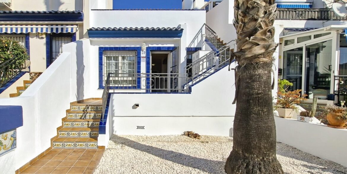 o_1jktbs3ss1v6vdra4tg1cab1ehn20