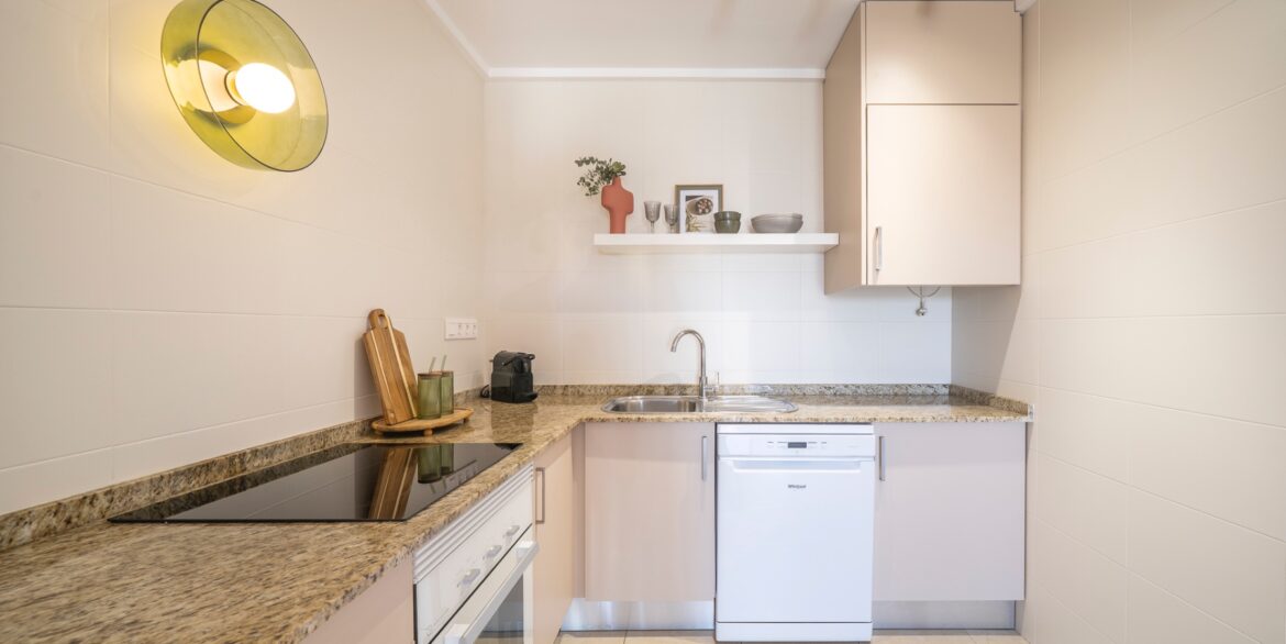 o_1jktd68fa1ehp13sd81t17u21n3331