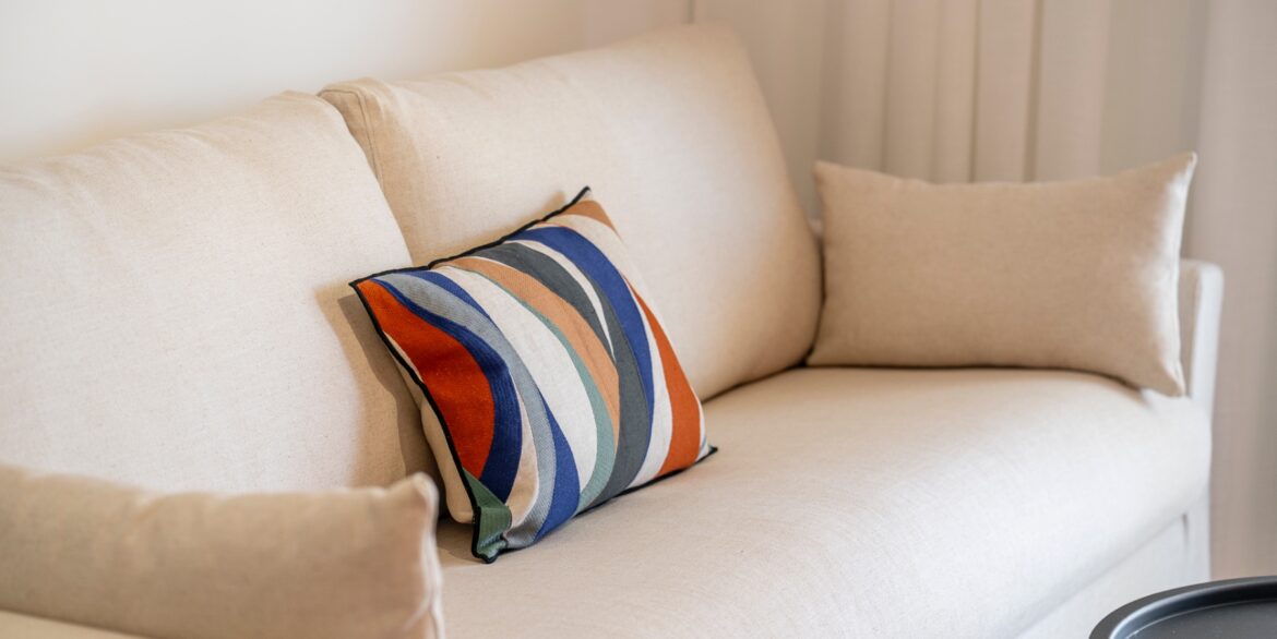 o_1jktd68fc7e128p3js1heua8t3b