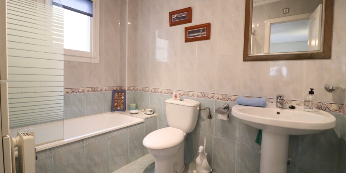 o_1jkv86d0p117s1prkae143cujk2p