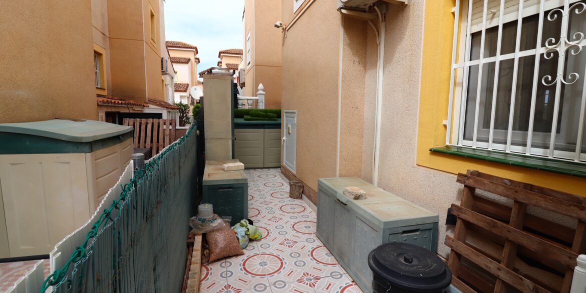 o_1jkv86d0p1ihdn2222htdb1sah2e