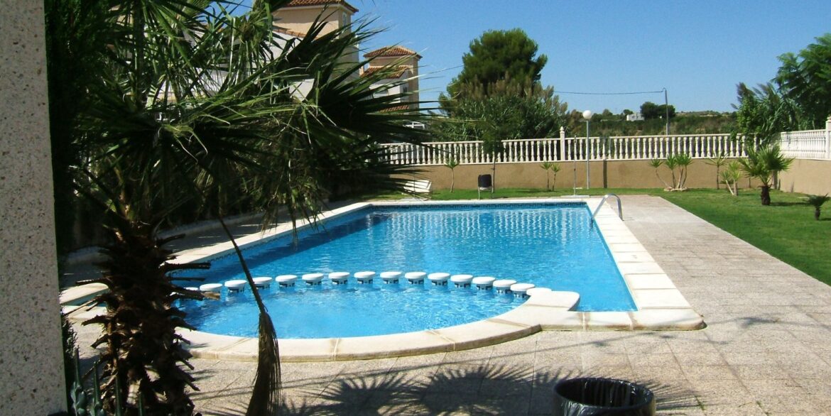 o_1jkvcc95i1ebhocm0m1p41154q17