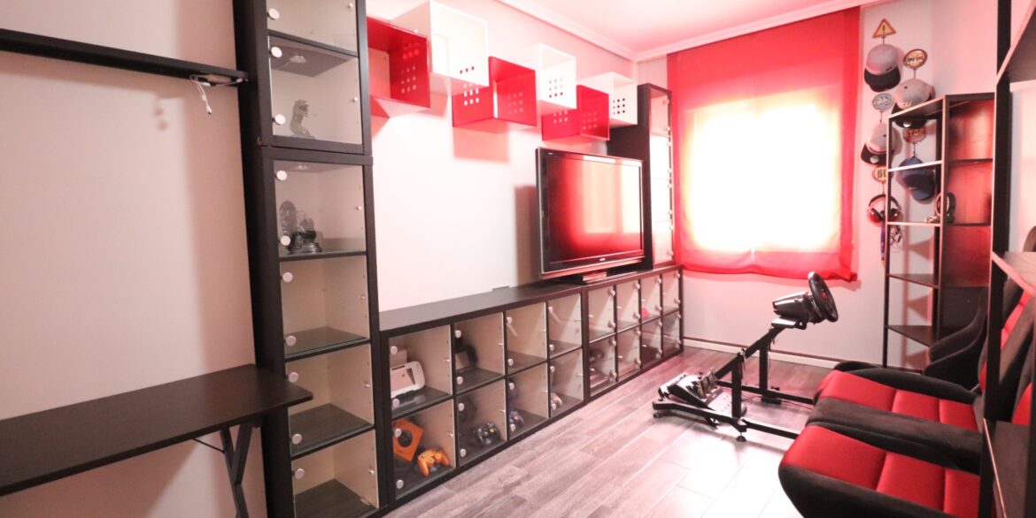 o_1jkvf2m0018ni3qvln17p6no834