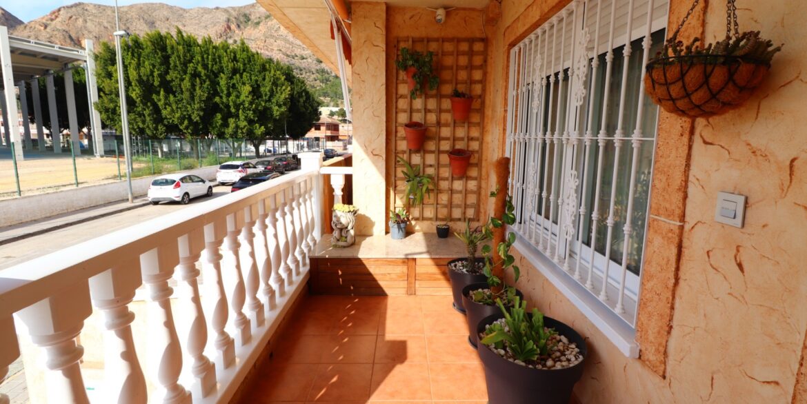 o_1jkvf2m001lbv12mrvbm1i10hce3o