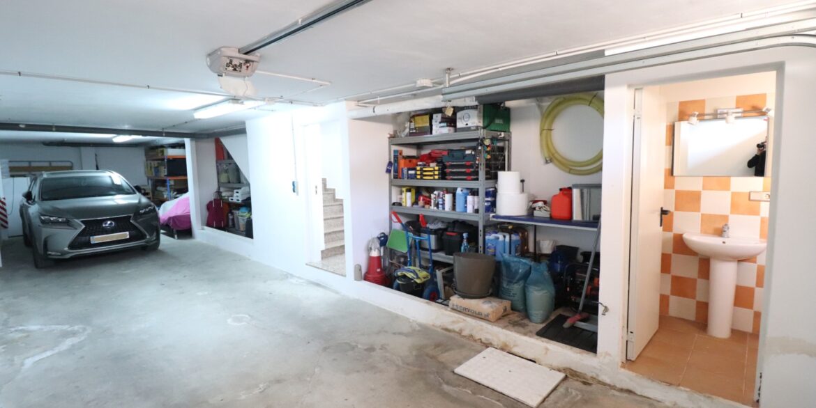 o_1jkvf2m00kj2162o9q51a0ou0u3d