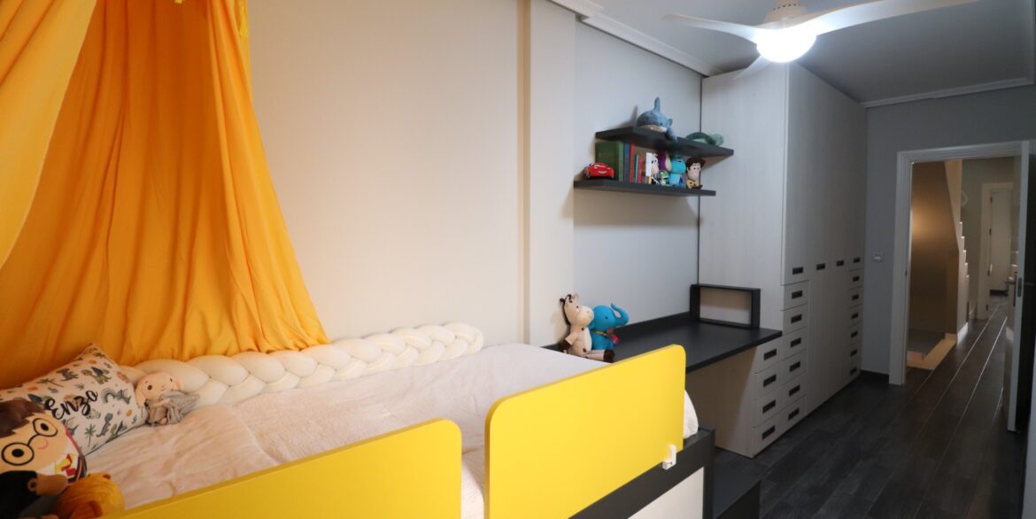 o_1jkvf2m00td0tj5eam7he17g939