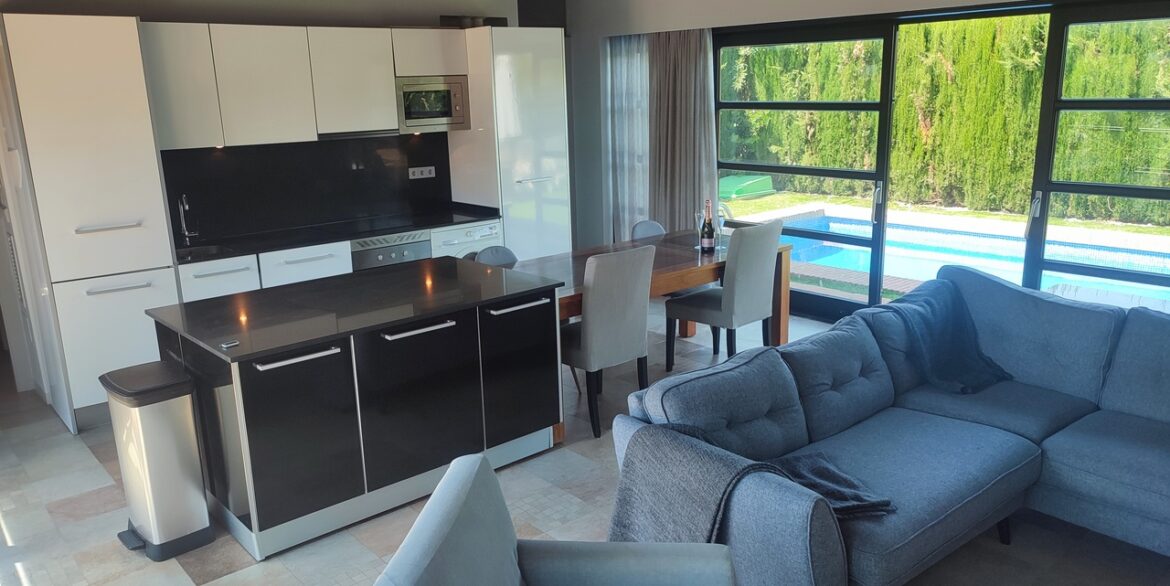 31059-villa-for-sale-in-peraleja-golf-resort-25258375-large