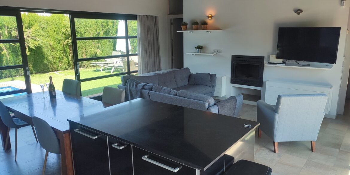 31059-villa-for-sale-in-peraleja-golf-resort-25258376-large