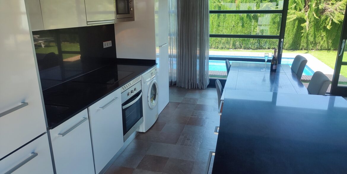 31059-villa-for-sale-in-peraleja-golf-resort-25258377-large