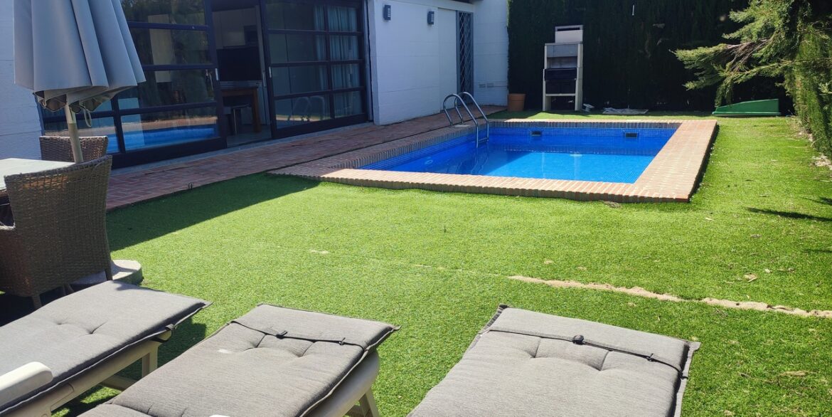 31059-villa-for-sale-in-peraleja-golf-resort-25258380-large