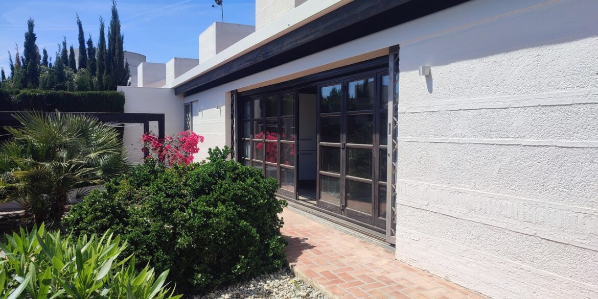 31059-villa-for-sale-in-peraleja-golf-resort-25258389-large