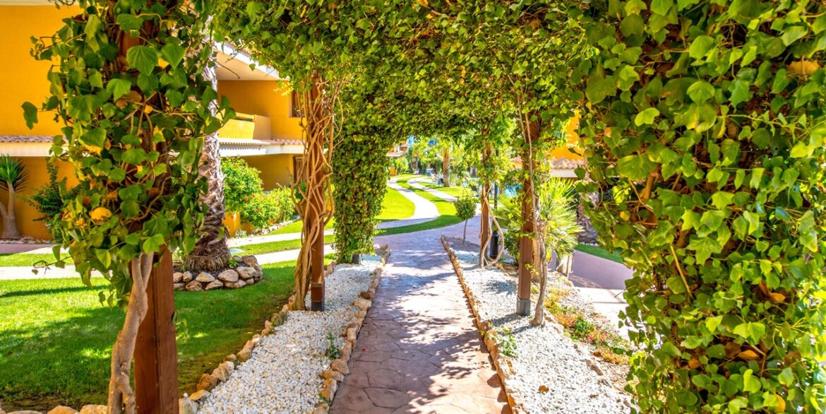 69e8a893cd0cb_030Ref1347_EAST