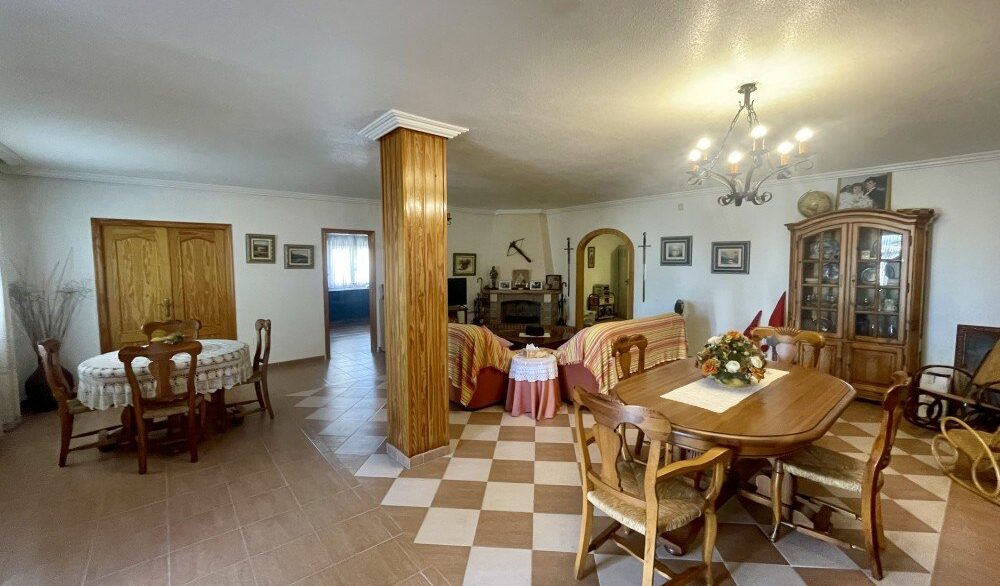 Basement-lounge2-CSH4