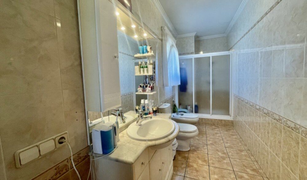 En-suite-bathroom-CSH4