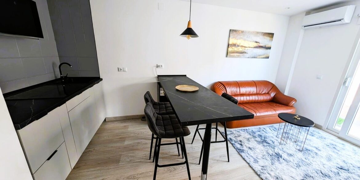 Kitchen-and-lounge-CSH149