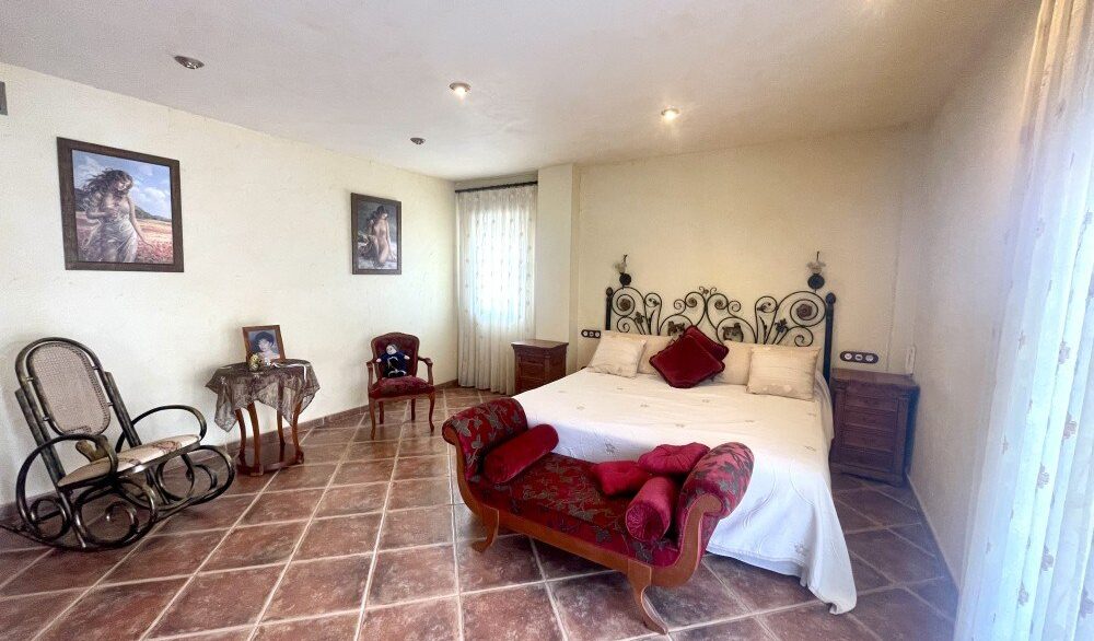 Master-Bedroom-2-CSH7