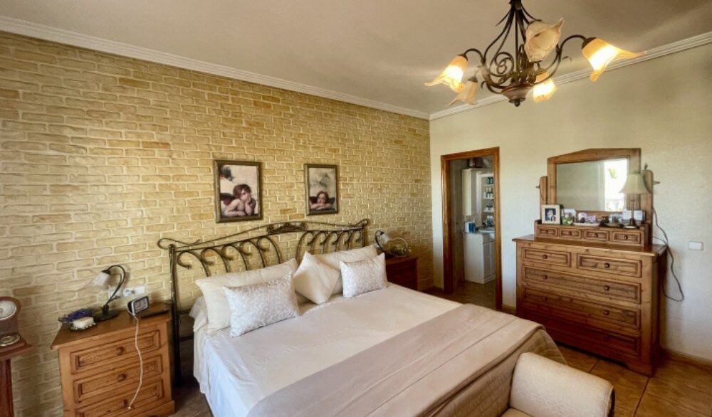 Master-Bedroom-2CSH4