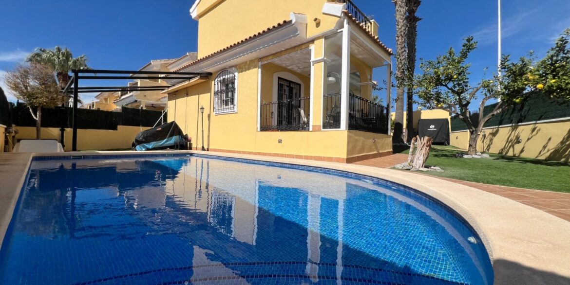 Villa Pool2