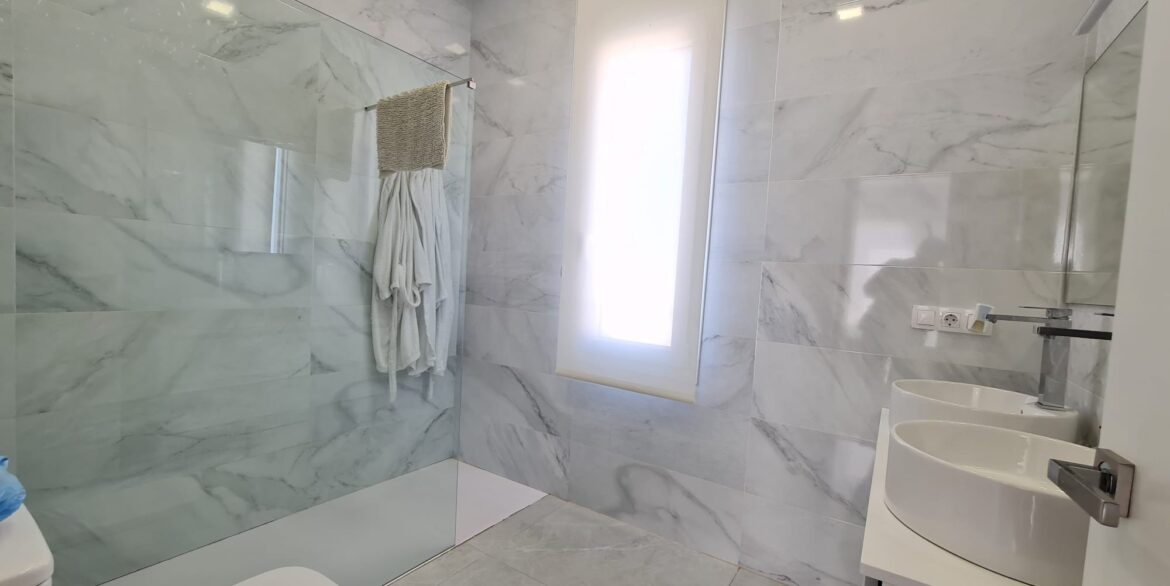 d69b1570fbf75369b1570fbf79e