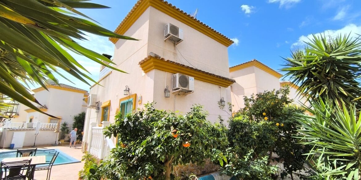 d69c25728411ff69c2572841244