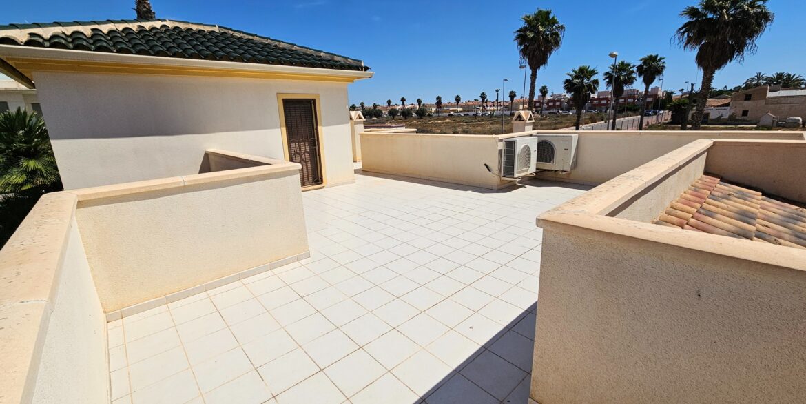 o_1isbjlljnk50l4l13j2iq4b2v24