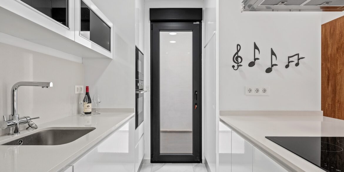 o_1jjp9kh9e1ossrq1car1r9lmim3l