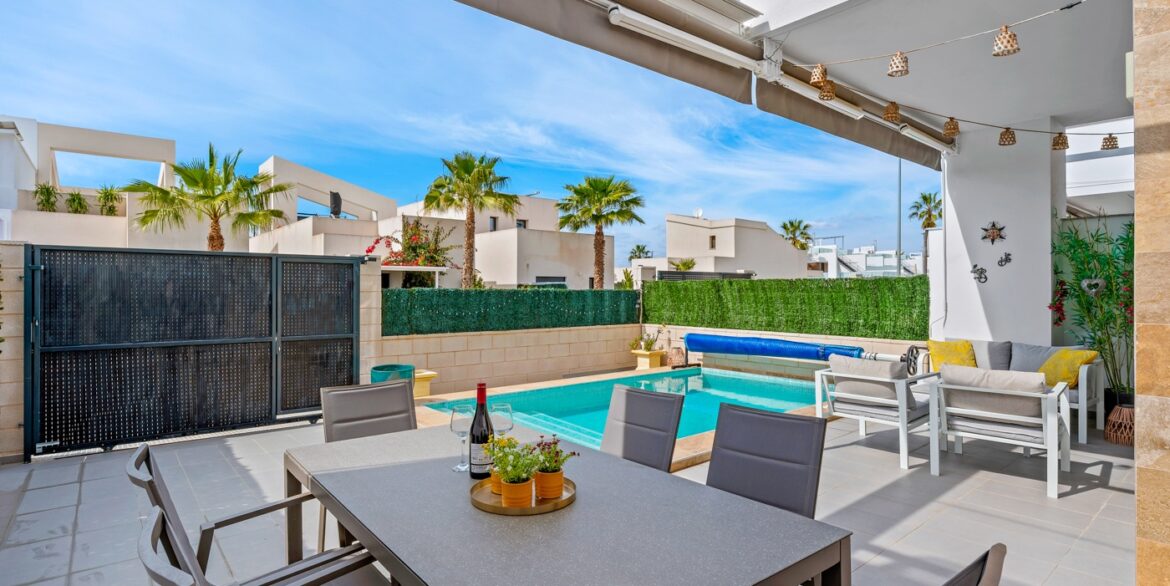 o_1jjp9kh9e1s1r4k189ibo2jac2q