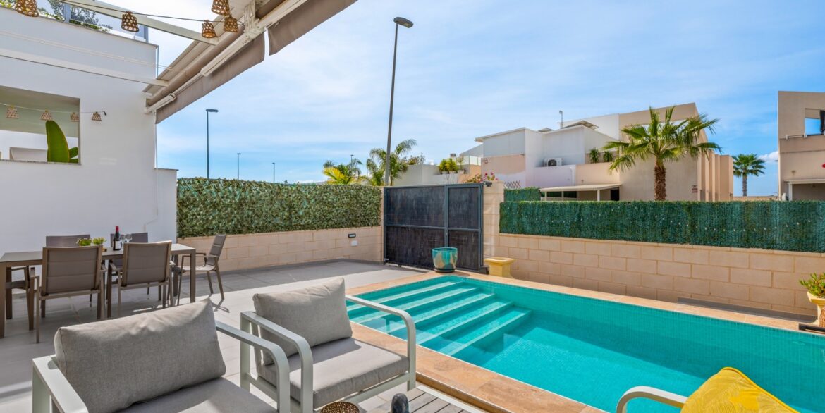 o_1jjp9kh9e2gr4o2bu1sj51anm2u