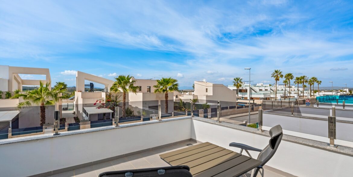 o_1jjp9kh9e7td1gt41smg127hjm30